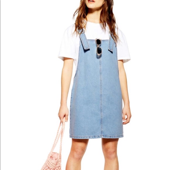 Topshop Dresses & Skirts - NWT Topshop Denim Dress Topshop Dresses & Skirts - NWT Topshop Denim Dress